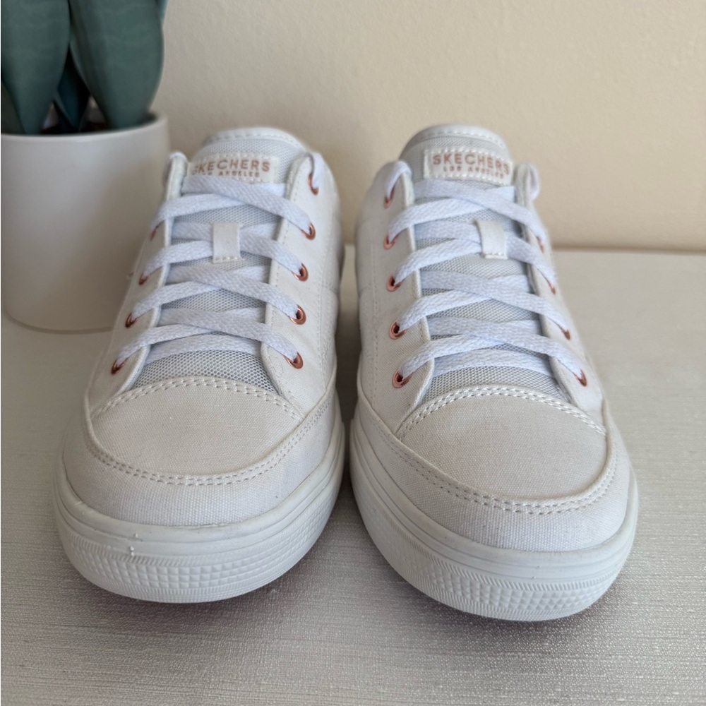 Skechers ArchFit White Canvas w/Copper Details Wide Casual Platform Sneakers - Picture 5 of 13